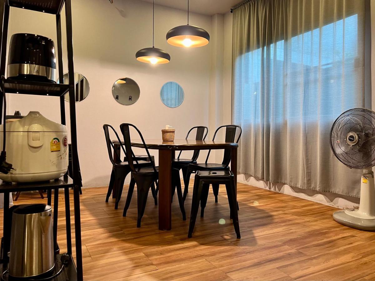 Mini-Me Home, A Cozy Entire House In Old City 清邁 外观 照片