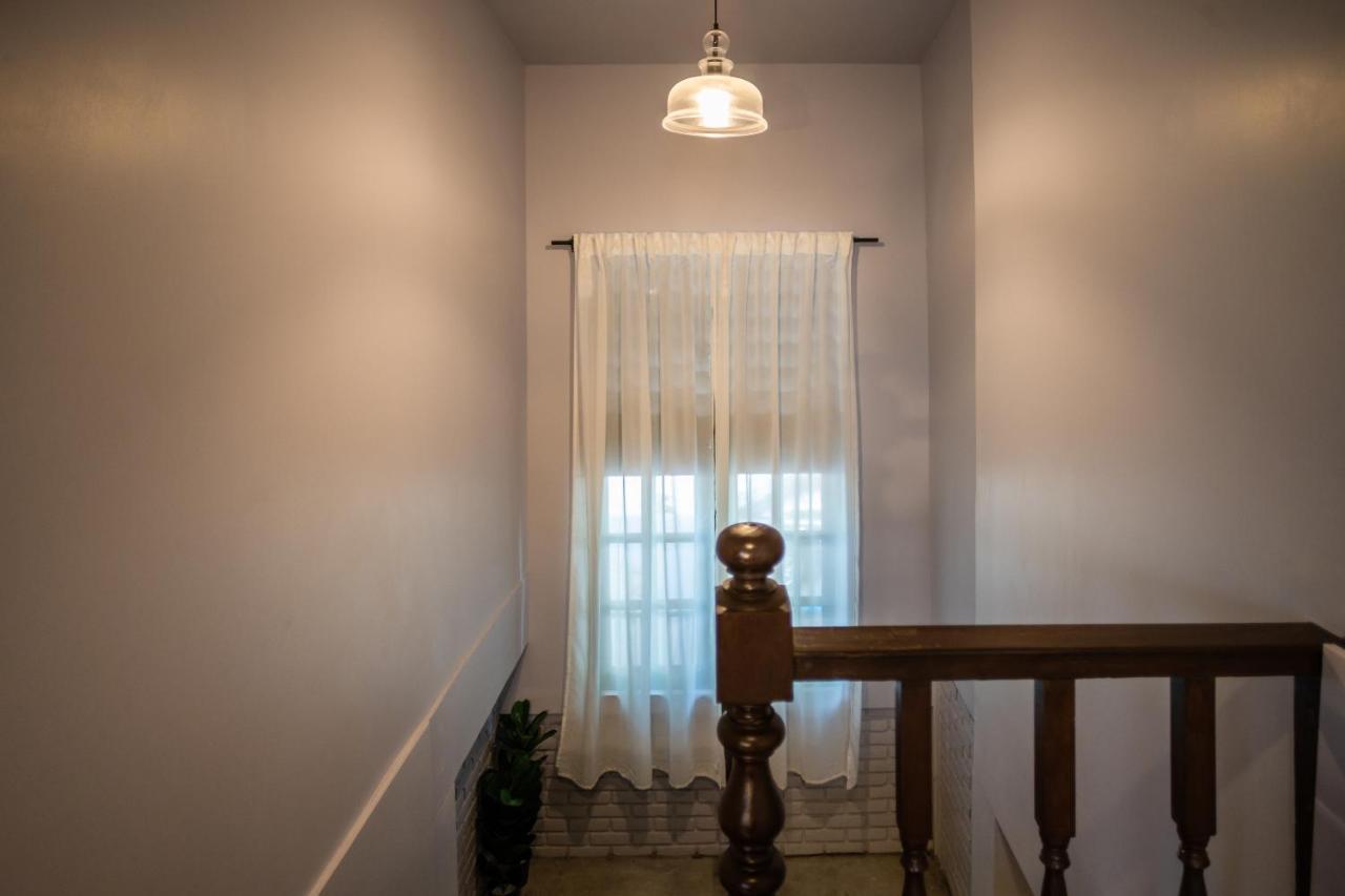 Mini-Me Home, A Cozy Entire House In Old City 清邁 外观 照片